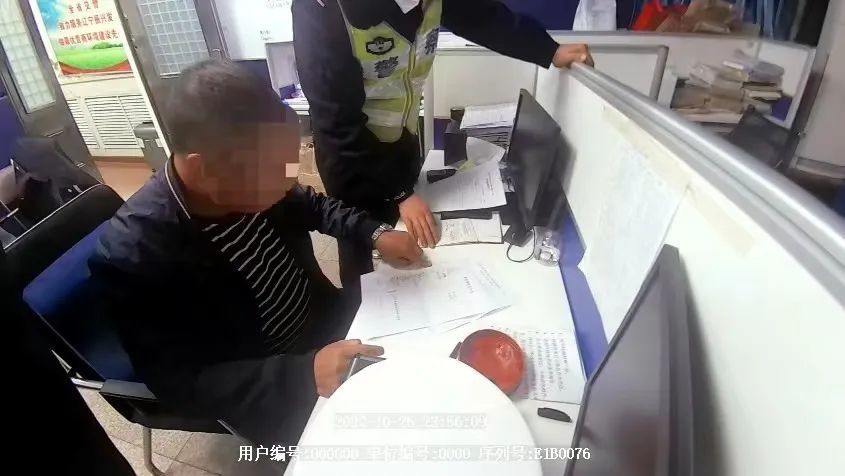 老爸酒駕犯了錯(cuò)，竟讓閨女來(lái)背鍋……