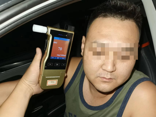 一男子喝酒看球狂歡后酒駕，三亞交警：禁駕5年！