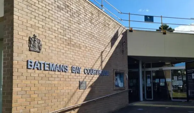 新州男子涉酒駕撞車，被抓時(shí)試圖掐死警察！數(shù)人合力才將其逮捕