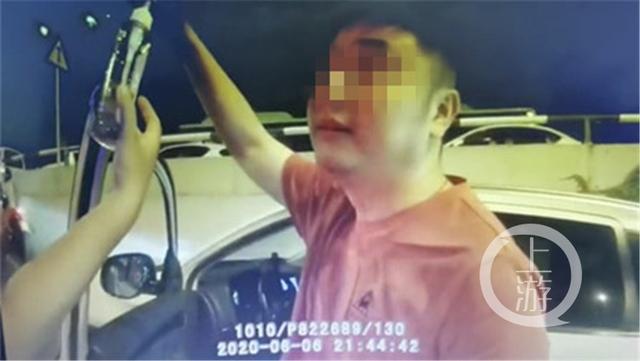 酒精測試儀亮紅燈？這種“酒駕”有點(diǎn)冤，民警提醒多開窗